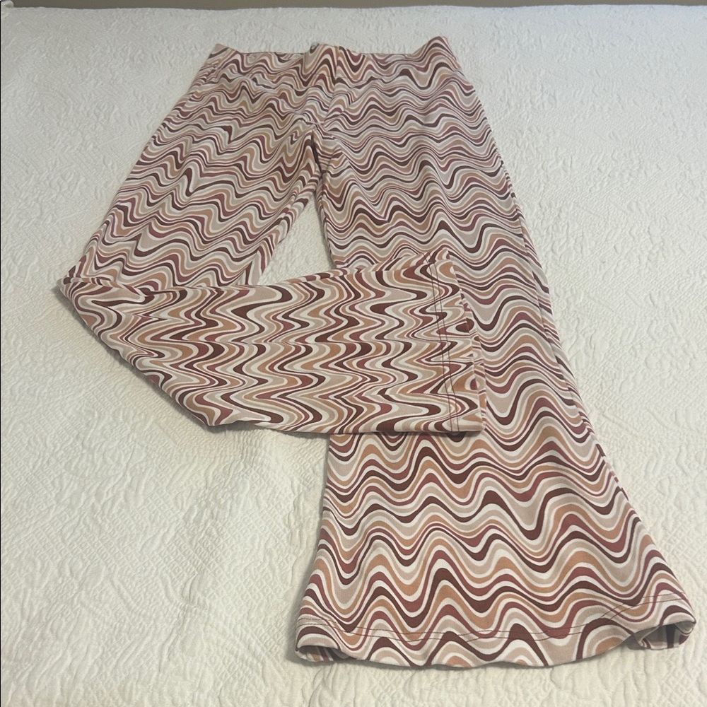 Hollister Ultra High-Rise Pants in Brown and Cream